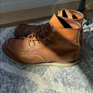 Red Wing Heritage 4575 moc toe boots
